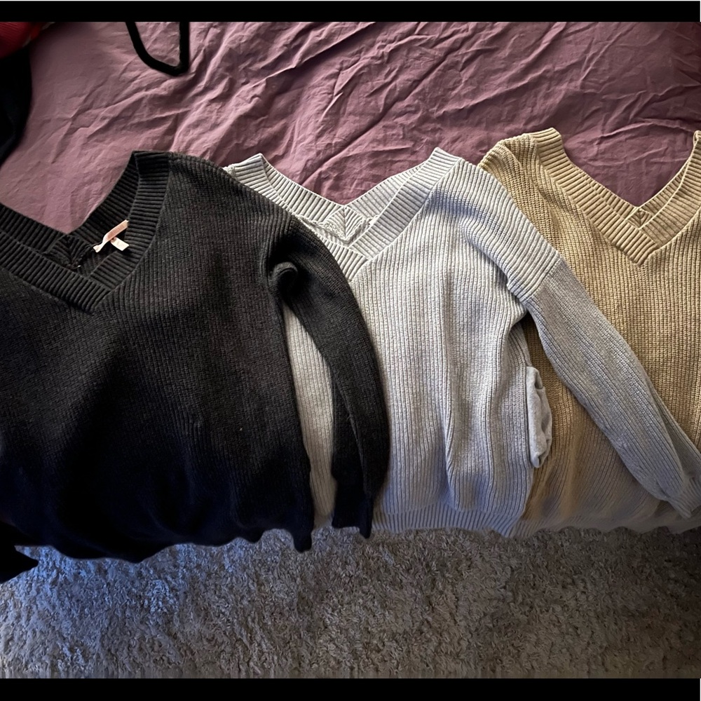 LOT OF 3 Victoria’s Secret V neck sweaters thick with pockets size small